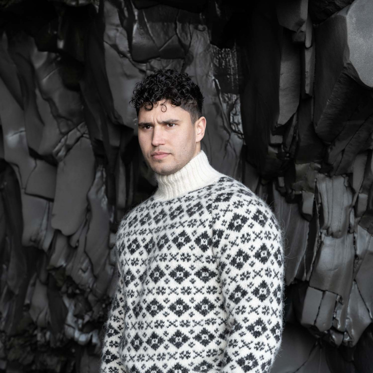 wool-turtleneck-sweater-iceland1500x1500-74_4.jpeg